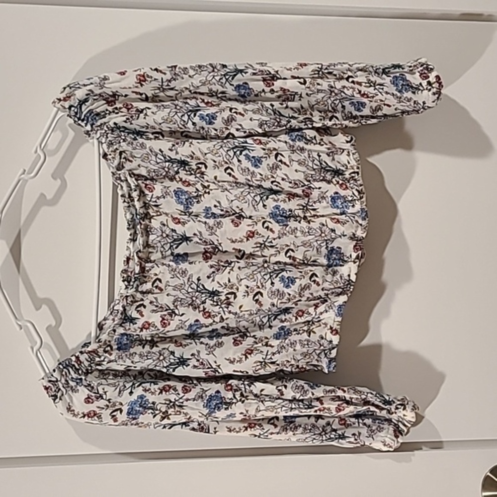 H&M Off‎ the shoulder crop top​